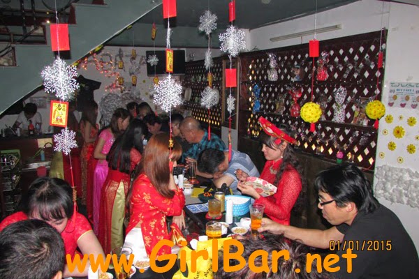 Game trong bar Nhật