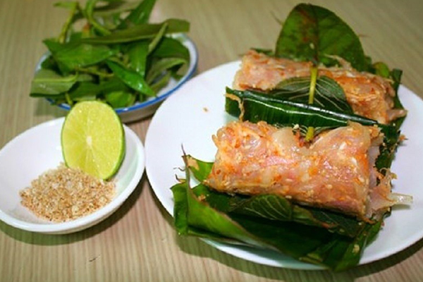 Nem tré món ngon xứ Huế